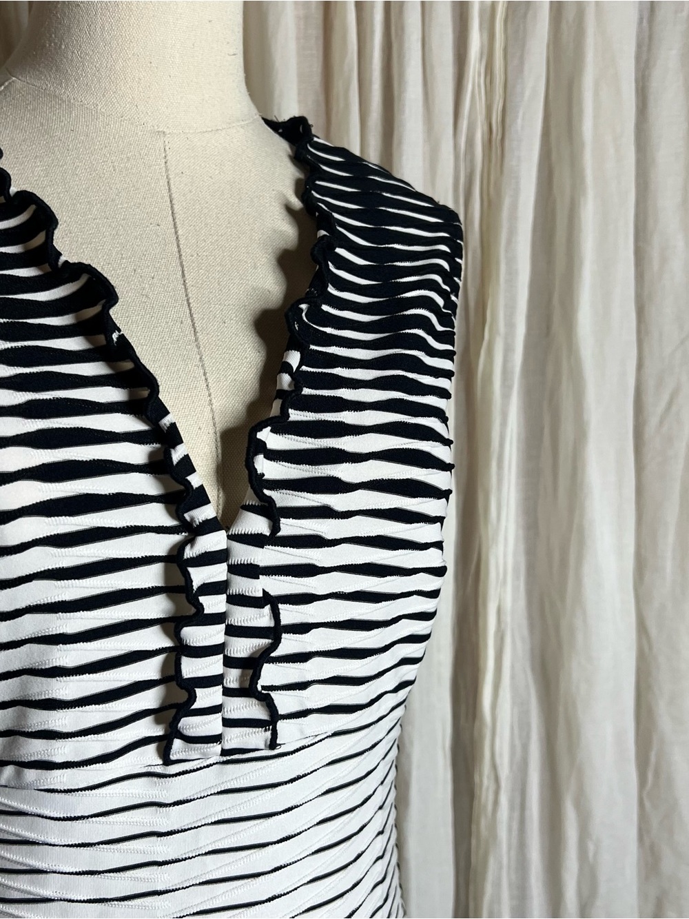 Joseph Ribkoff Black and White Bodycon Dress - Picture 2 of 5